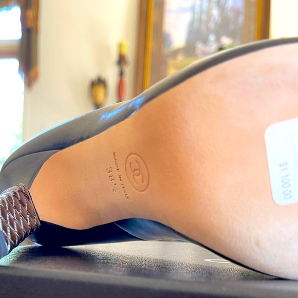 Chanel Shoes Pumps Heels CC Logo Pearls  New  100% Authentic - Picture 10 of 15